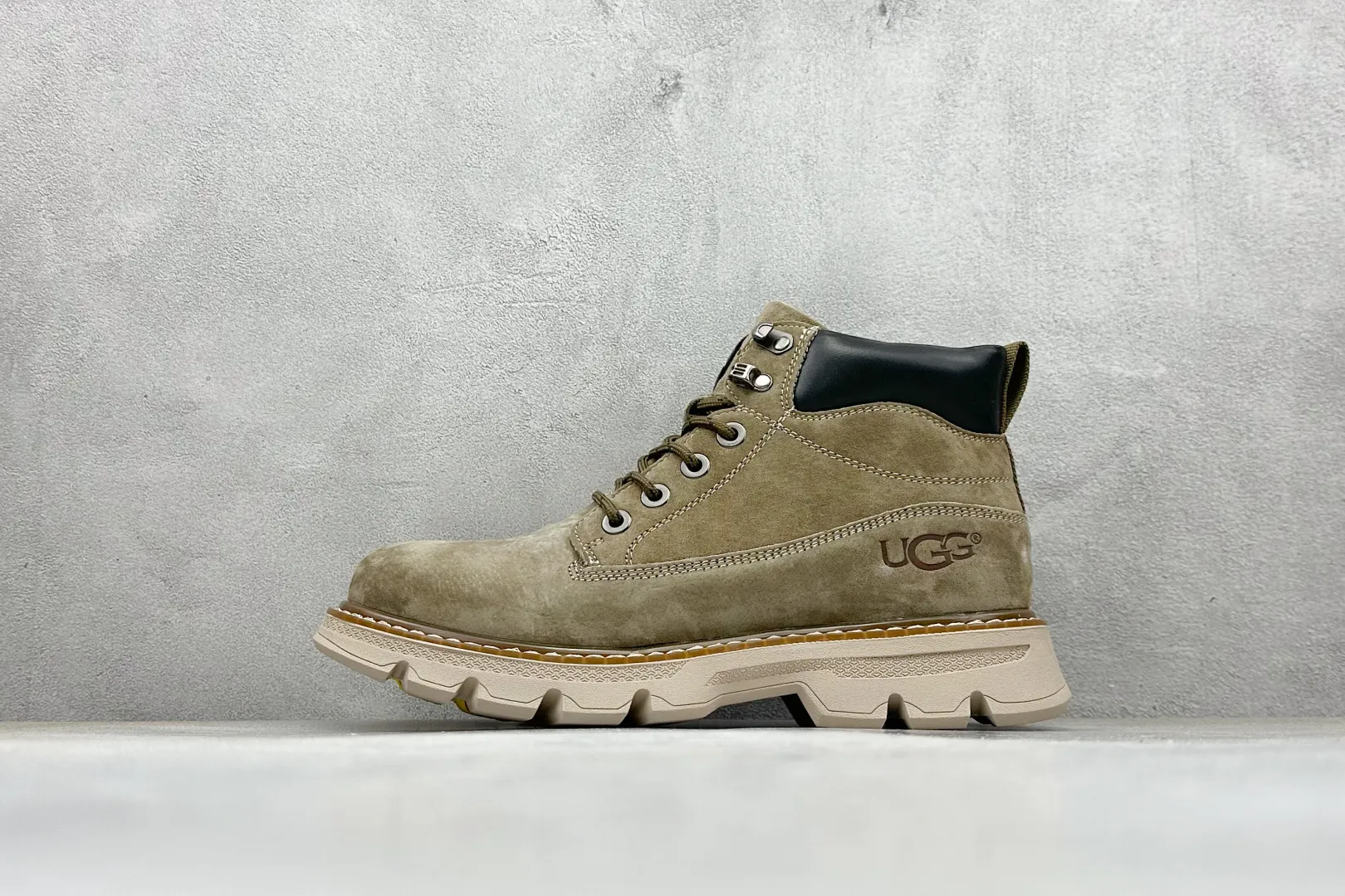 🐲💰 600 support store opening UGG 2025 autumn and winter new men's mid-cut casual Martin boots series #Guangdong Dachang quality 25ss autumn and winter new style fashion trend matching The fabric is imported from Italy frosted cowhide. The whole shoe is made of genuine cowhide material, from the outsole to the hardware, all made from OEM raw materials. Good products do not kill pigs. The quality of the first order is strictly controlled. The full set of official website unified packaging. This winter's cold-proof outdoor products, daily casual matching A must-have for stylish men‼ American affordable luxury brand [UGG] Tasman Weather Hybrid Tasman hybrid series mid-top lightweight casual Martin boots" Size: 39-44 (one size larger than sports shoes)